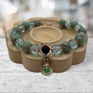 Handmade wirewrapped Elegant Green Beaded Bracelet